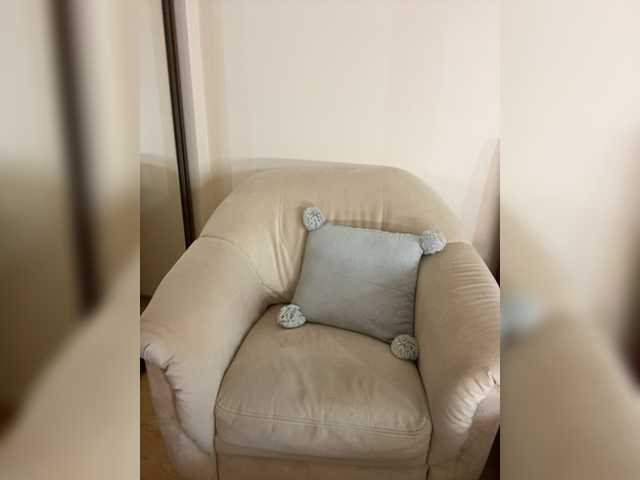 Live sex webcam photo for Incredible123 #277196696