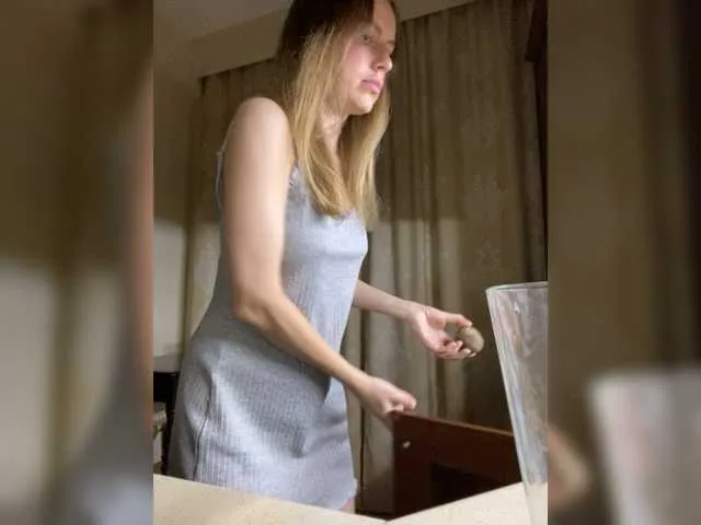 Live sex webcam photo for Incredible123 #277720798