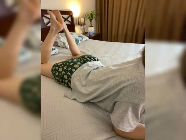 Live sex webcam photo for Incredible123 #277857992