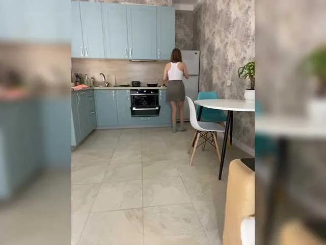 Live sex webcam photo for Incredible123 #290142904