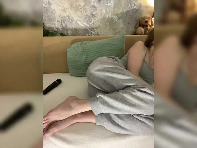 Live sex webcam photo for Incredible123 #290726901