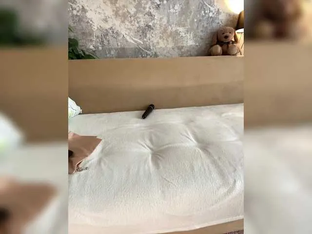 Live sex webcam photo for Incredible123 #290798314