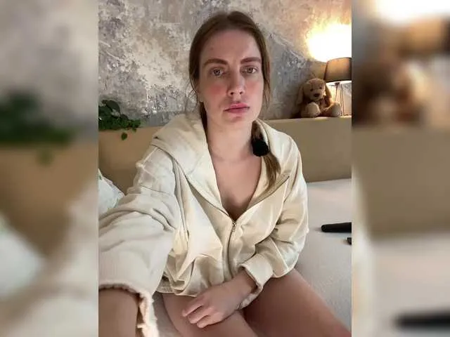 Live sex webcam photo for Incredible123 #290964168