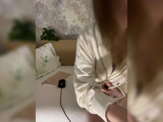 Live sex webcam photo for Incredible123 #290993200