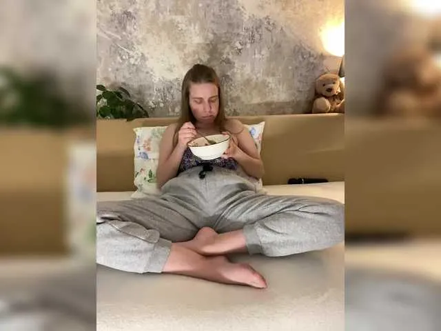 Live sex webcam photo for Incredible123 #291031052