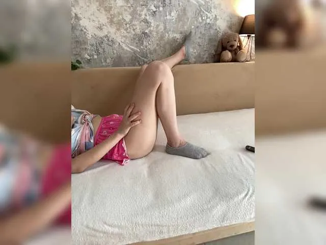 Live sex webcam photo for Incredible123 #291225074