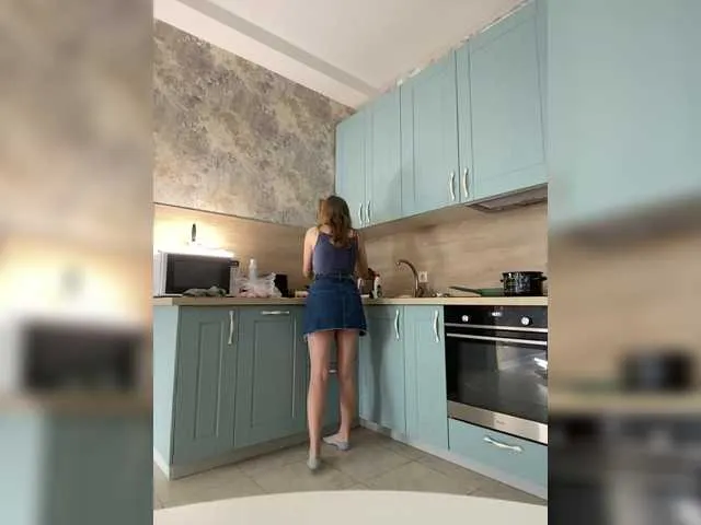 Live sex webcam photo for Incredible123 #291614527