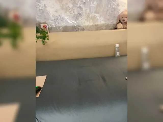 Live sex webcam photo for Incredible123 #292090895