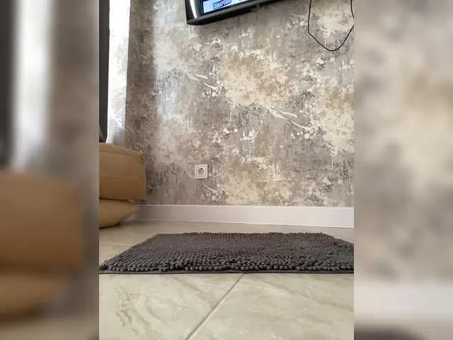 Live sex webcam photo for Incredible123 #292183759