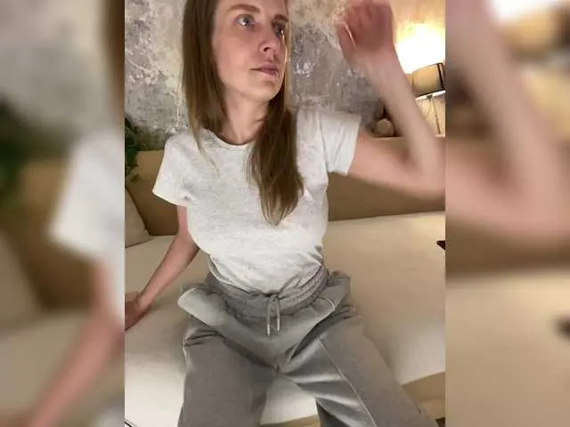 Live sex webcam photo for Incredible123 #292237516