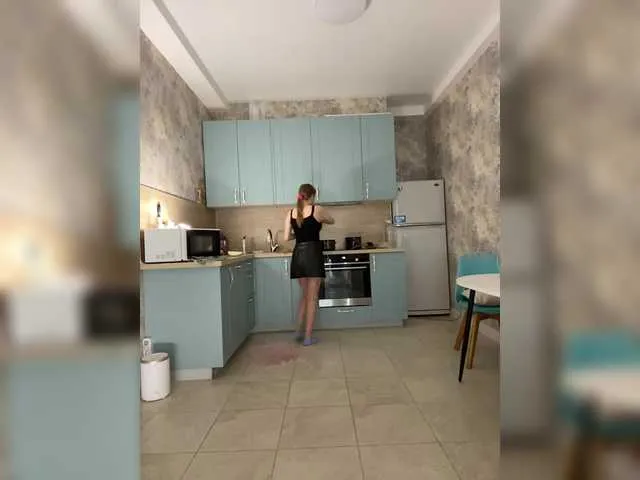 Live sex webcam photo for Incredible123 #292267351