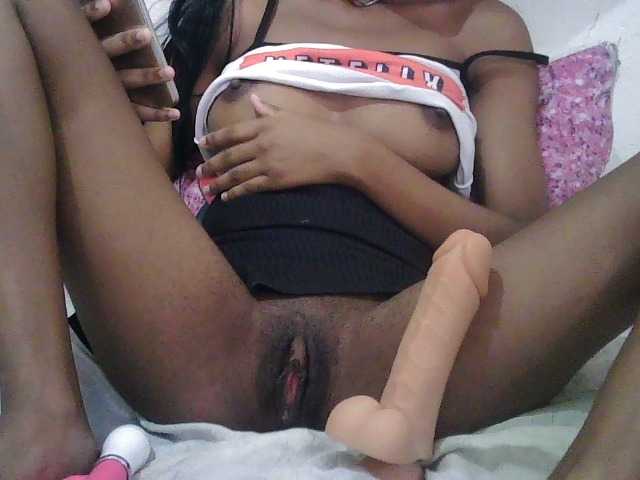 Live sex webcam photo for IndiaSelvagem #277442611