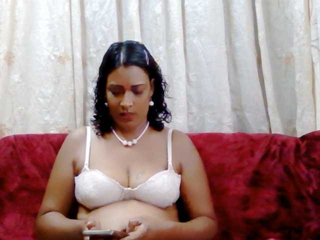 Live sex webcam photo for IndianFireball #277310457