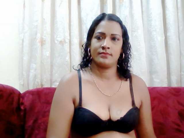 Live sex webcam photo for IndianFireball #277398625