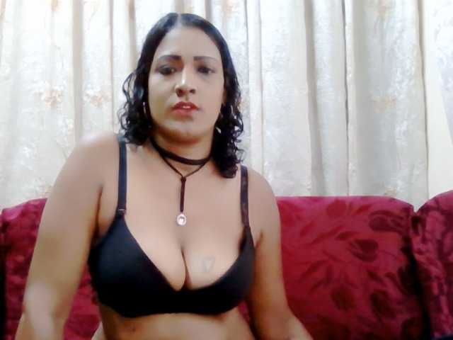 Live sex webcam photo for IndianFireball #277453044