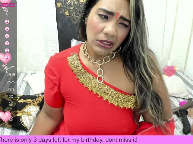 Live sex webcam photo for IndianMama #274616751