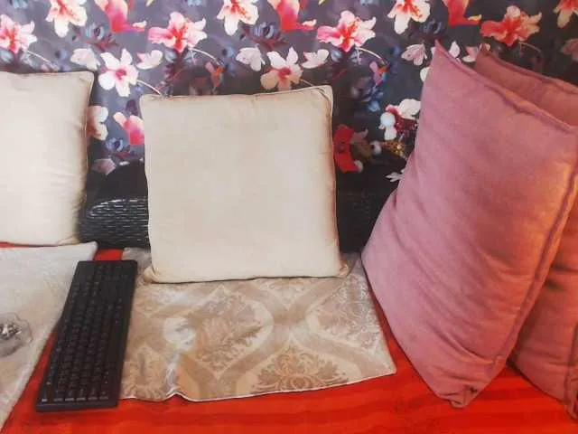 Live sex webcam photo for IndianPlaymateX #276882268