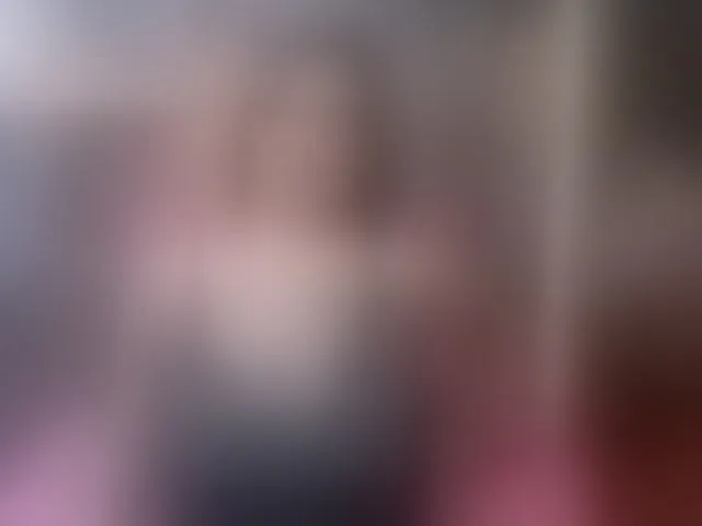 Live sex webcam photo for IndianShine #293567428