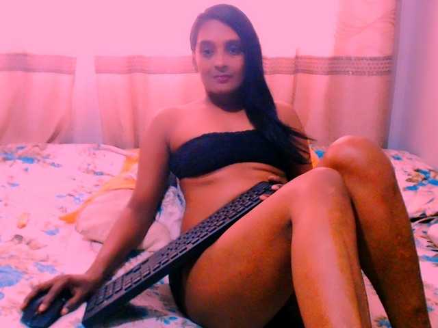 Live sex webcam photo for IndianSutraX #292407983