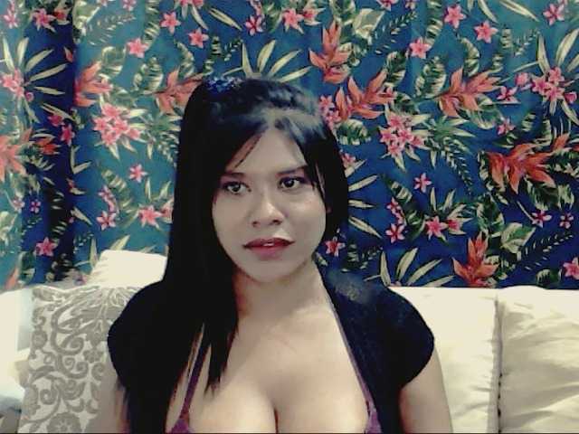 Live sex webcam photo for IndianTeazer888 #287004386