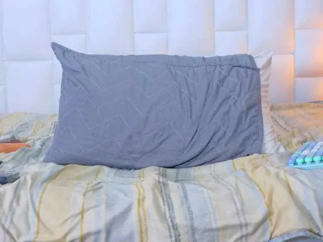 Live sex webcam photo for Indiancutiie #291388368