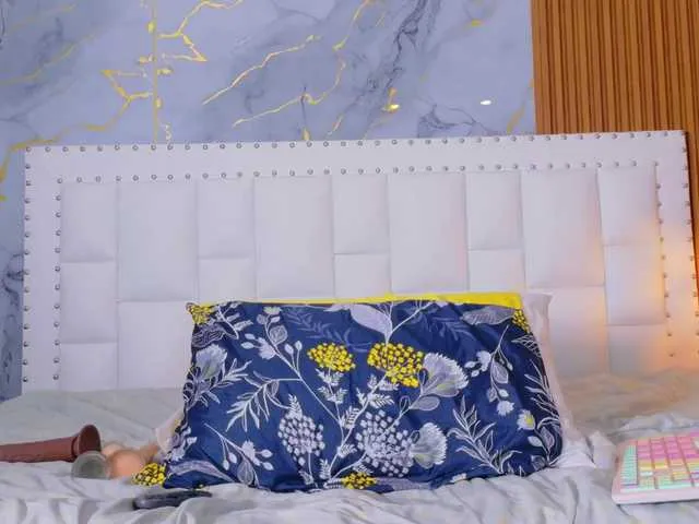 Live sex webcam photo for Indiancutiie #291769556