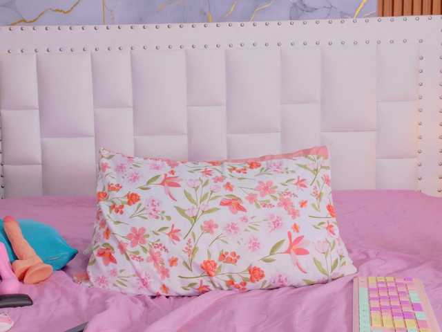 Live sex webcam photo for Indiancutiie #292037692