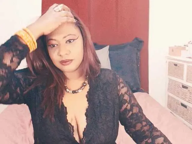 Live sex webcam photo for Indianlust69 #291113484