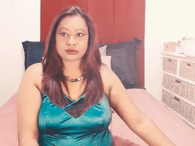 Live sex webcam photo for Indianlust69 #291115478