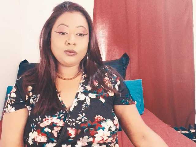 Live sex webcam photo for Indianlust69 #291245368