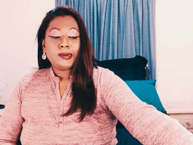 Live sex webcam photo for Indianlust69 #291350180