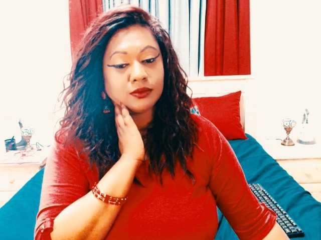 Live sex webcam photo for Indianlust69 #291848462