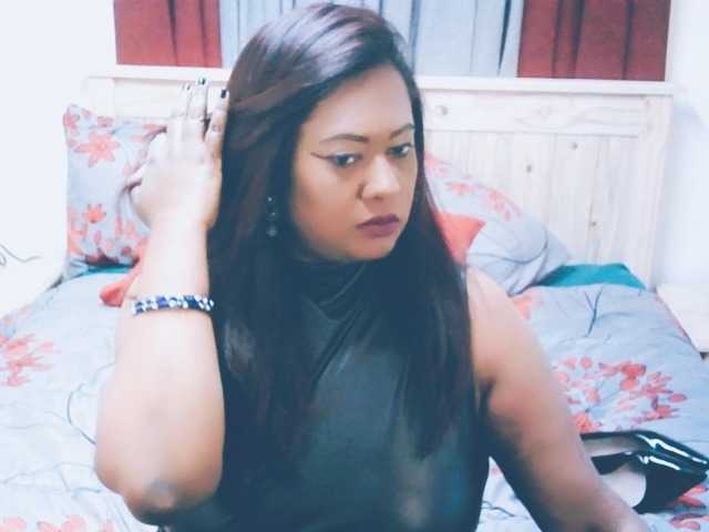 Live sex webcam photo for Indianlust69 #291980018