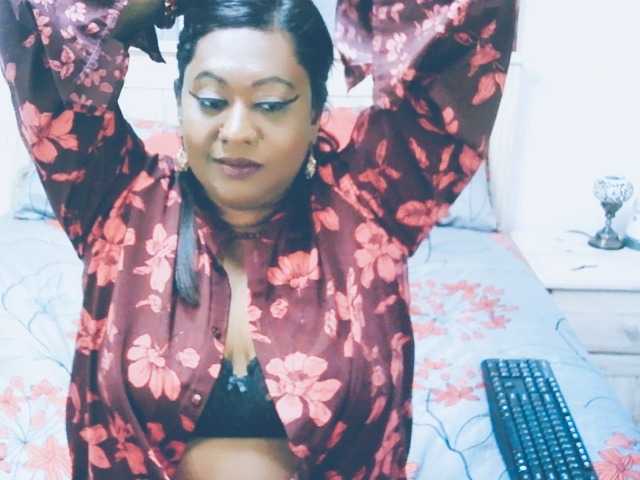 Live sex webcam photo for Indianlust69 #291992289