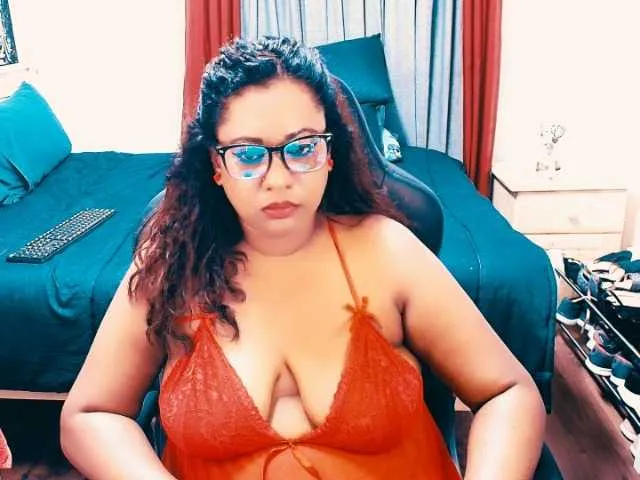 Live sex webcam photo for Indianlust69 #293173972