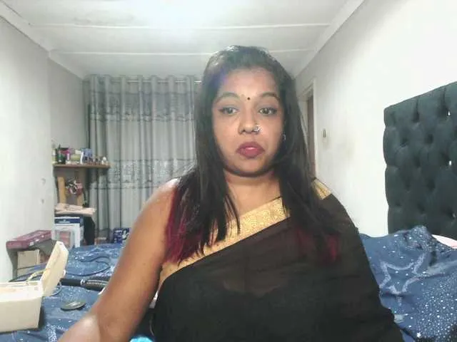 Live sex webcam photo for Indianmayaxoxo #292269860