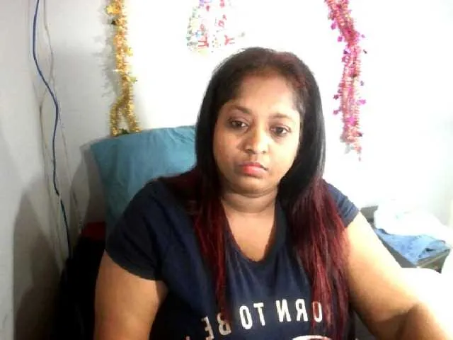 Live sex webcam photo for Indiantasha #287986278