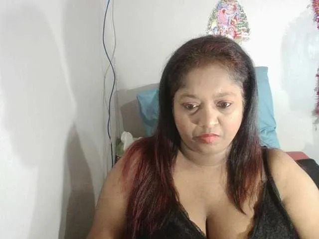 Live sex webcam photo for Indiantasha #287986281