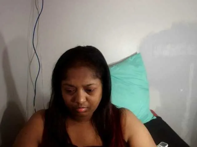 Live sex webcam photo for Indiantasha #287986299
