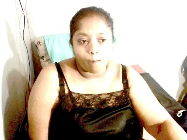 Live sex webcam photo for Indiantasha #287986300