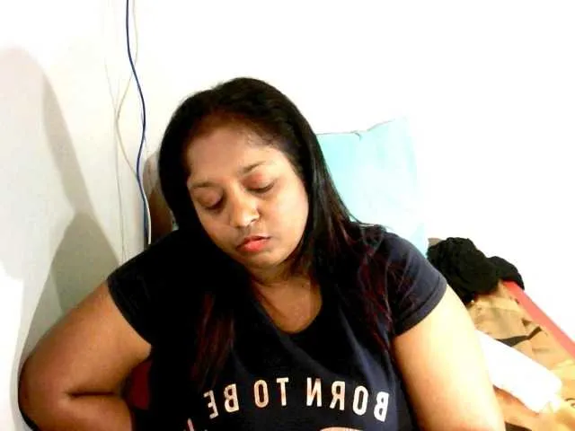 Live sex webcam photo for Indiantasha #287986302