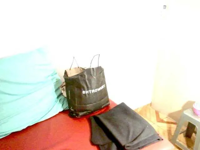 Live sex webcam photo for Indiantasha #287986333