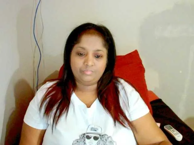 Live sex webcam photo for Indiantasha #287986443