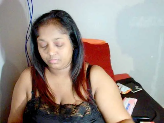 Live sex webcam photo for Indiantasha #287986457