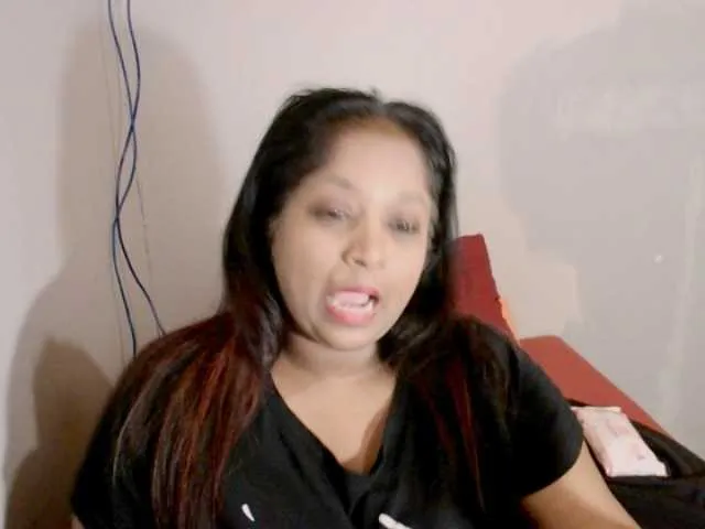 Live sex webcam photo for Indiantasha #287986463