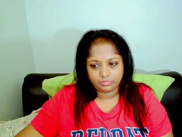 Live sex webcam photo for Indiantasha #287986472