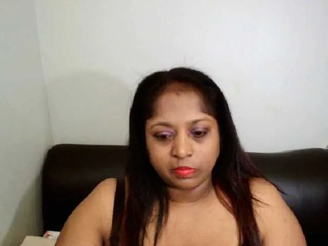 Live sex webcam photo for Indiantasha #287986473