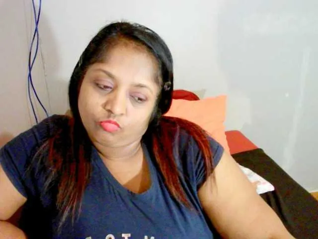 Live sex webcam photo for Indiantasha #287986485