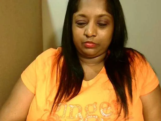 Live sex webcam photo for Indiantasha #287986491