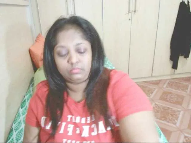 Live sex webcam photo for Indiantasha #287986511